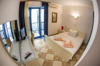 Апартаменты Tanja Apartments Рафаиловичи Номер-студио с балконом-3